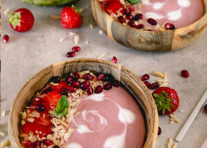 Atemoya Strawberry smoothiebowl